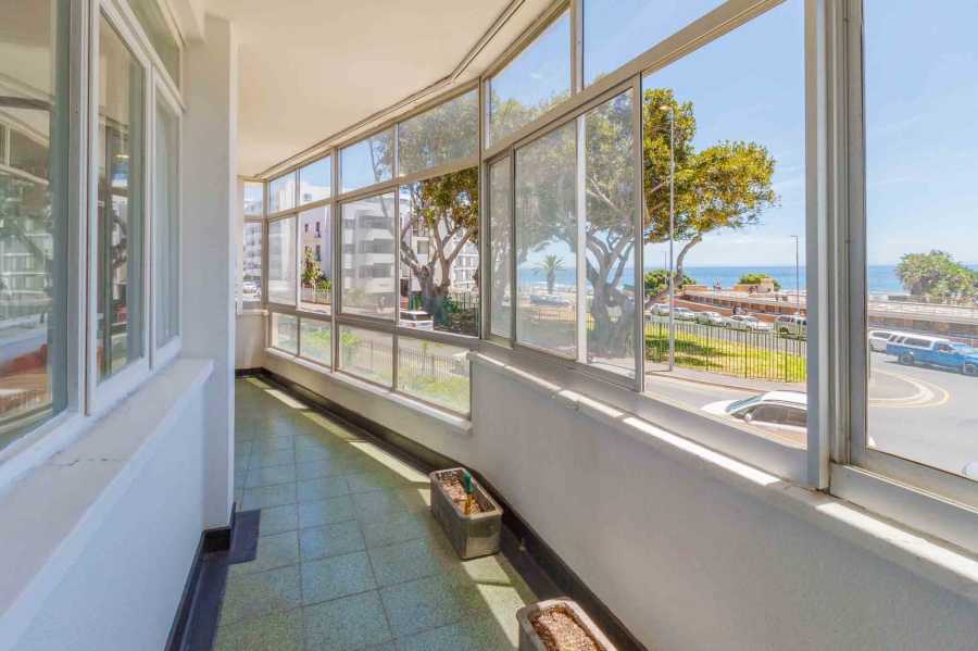 To Let 2 Bedroom Property for Rent in Sea Point Western Cape